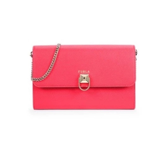 Furla Logo Leather On Chain FLAME RED Color. Wear At Crossbody Or Wallet 🎁